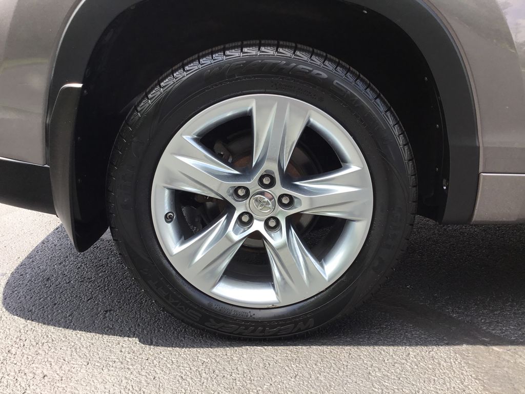 Thumbnail: 2015 Toyota Highlander - 11