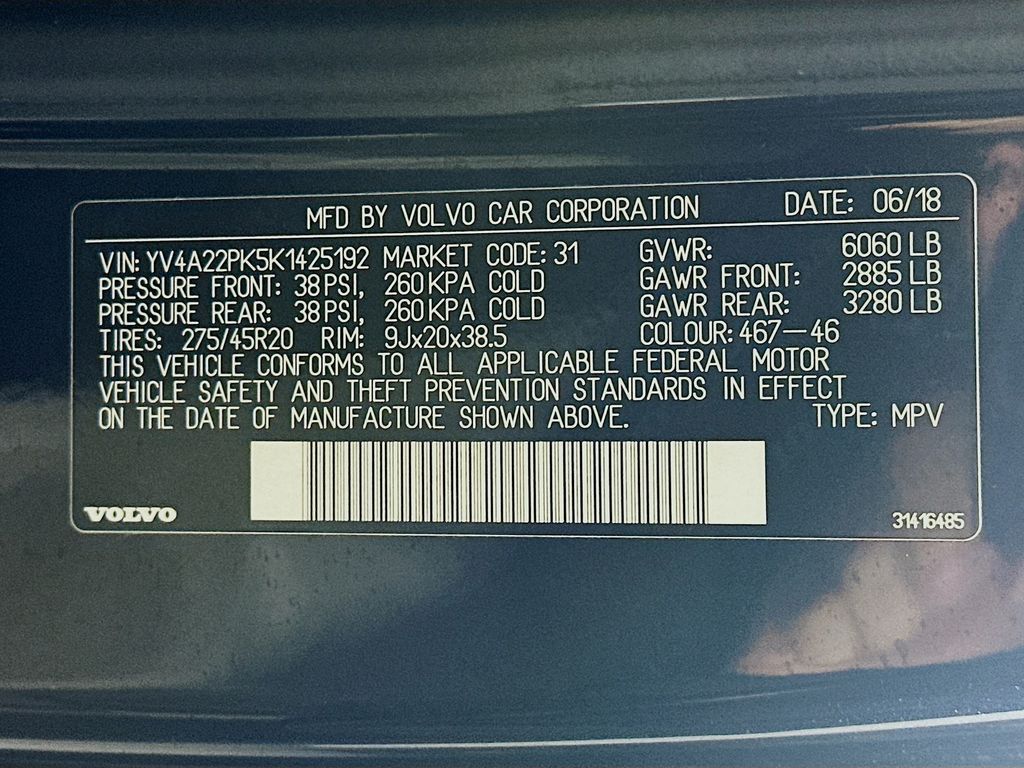 Used 2019 Blue Volvo T6 Momentum image 37