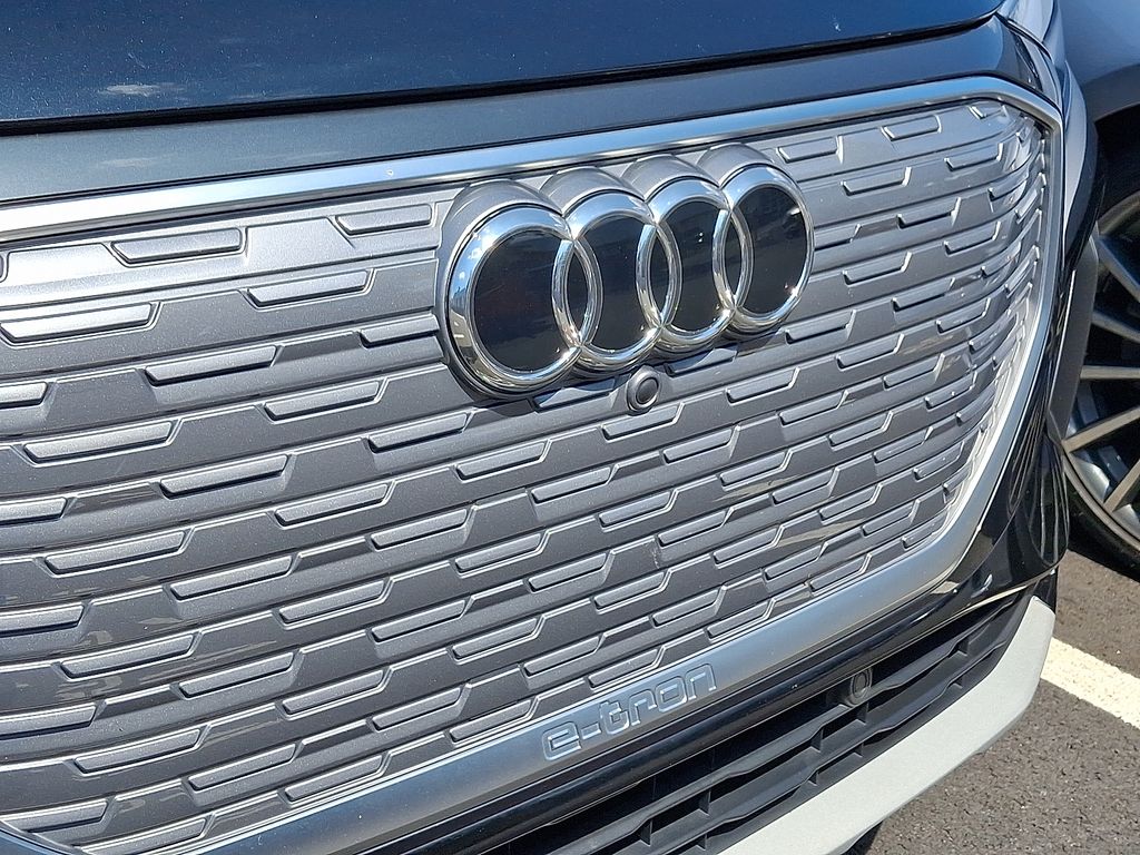 Thumbnail: 2023 Audi Q4 e-tron - 4
