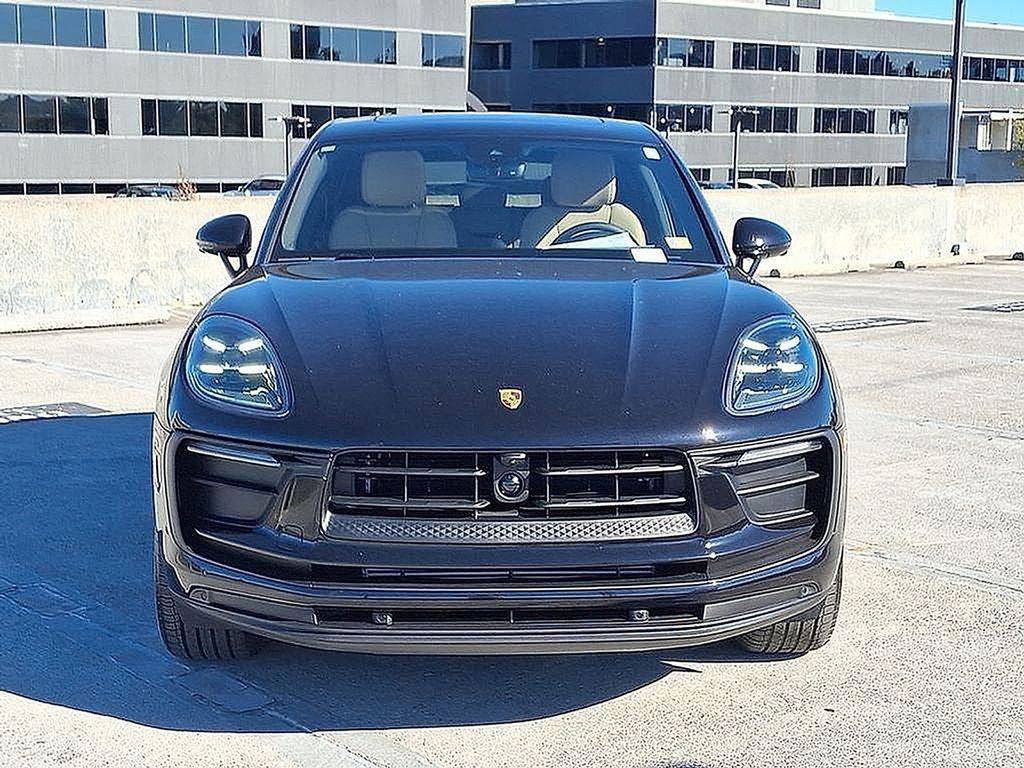 Thumbnail: 2025 Porsche Macan - 4