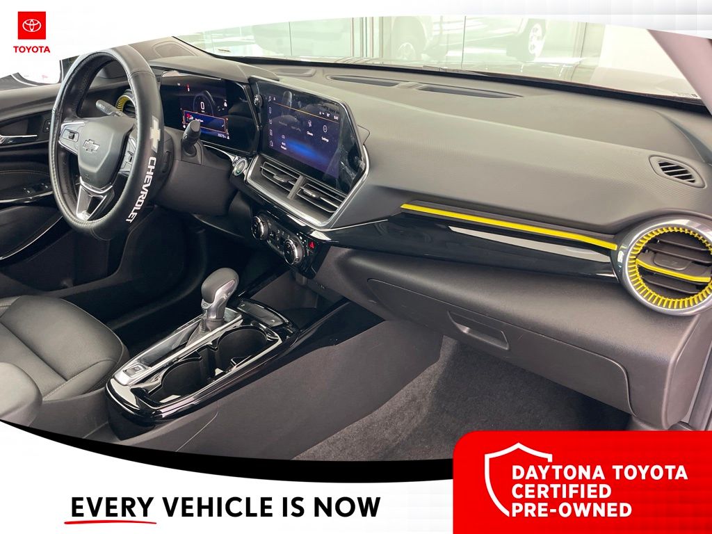 Used 2024 Chevrolet Trax SUV