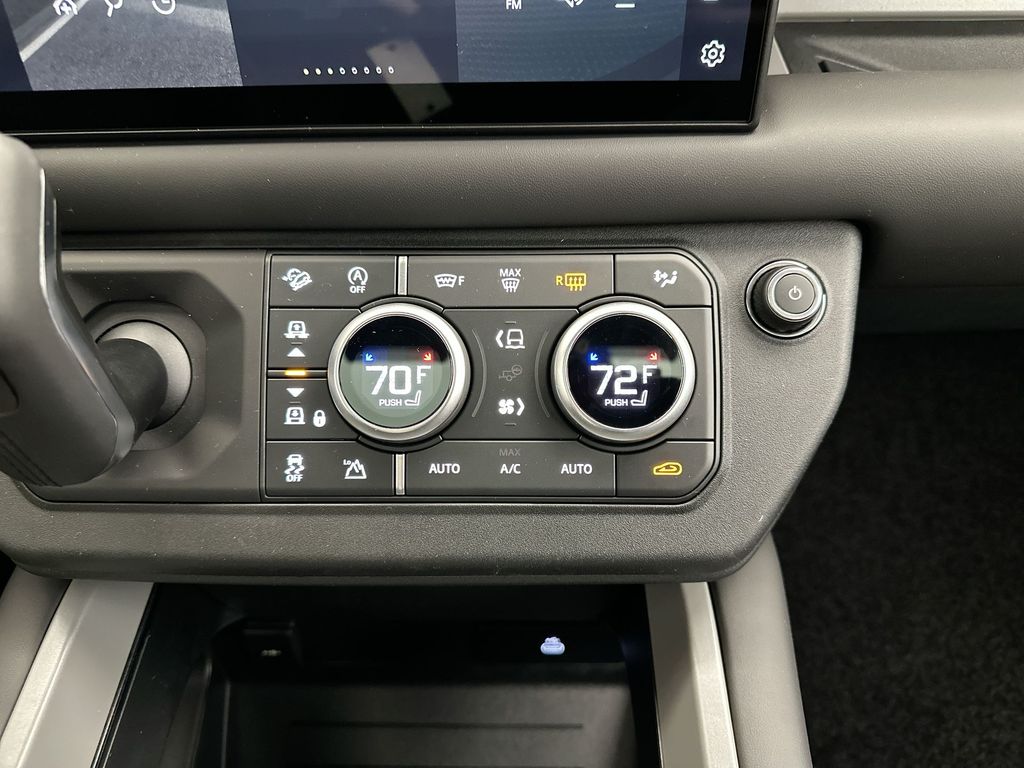2025 Land Rover Defender 110 12