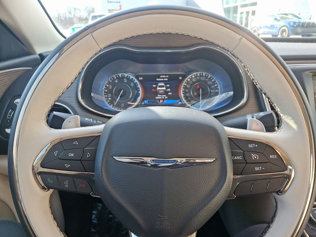 2015 Chrysler 200 C 18