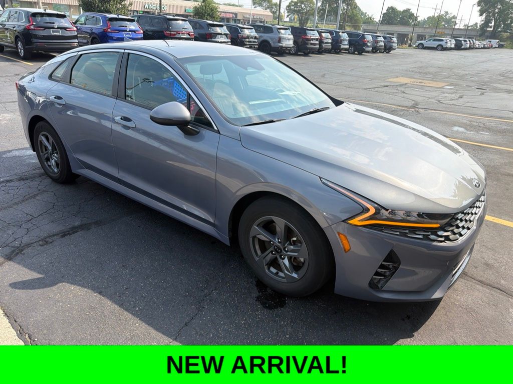  2021 Kia K5 LX FWD   