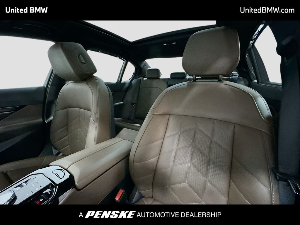 Thumbnail: 2025 BMW i5 - 5