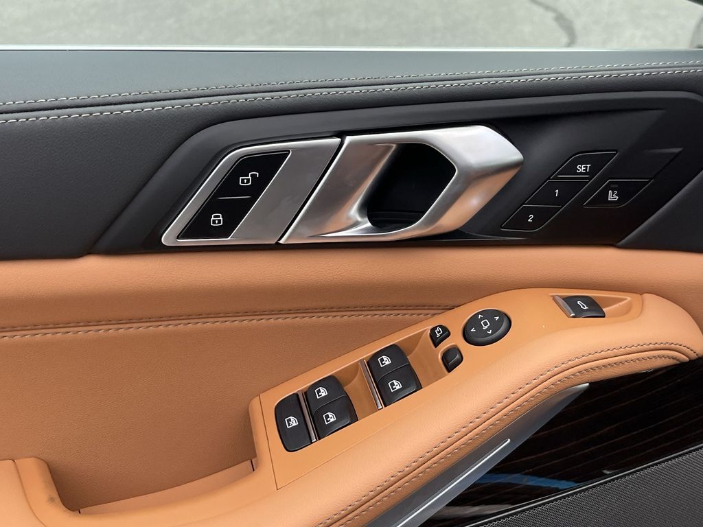 Thumbnail: 2026 BMW X5 - 13