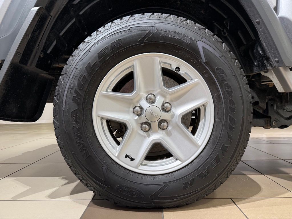 Thumbnail: 2020 Jeep Gladiator - 10