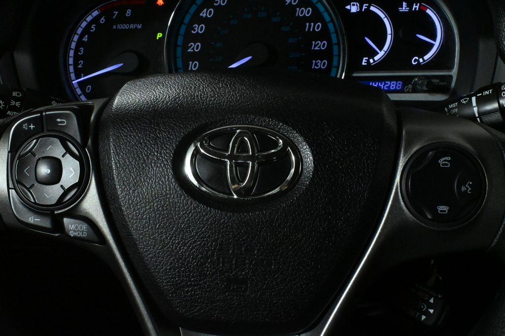 2015 Toyota Venza LE 19