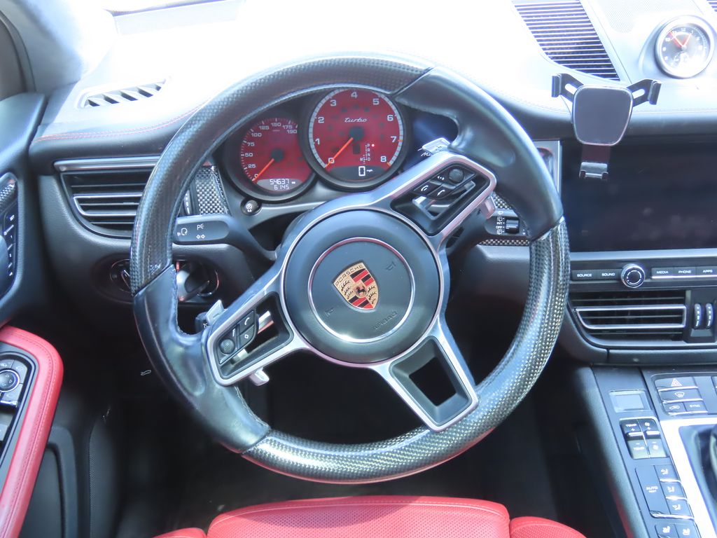 Thumbnail: 2020 Porsche Macan - 6