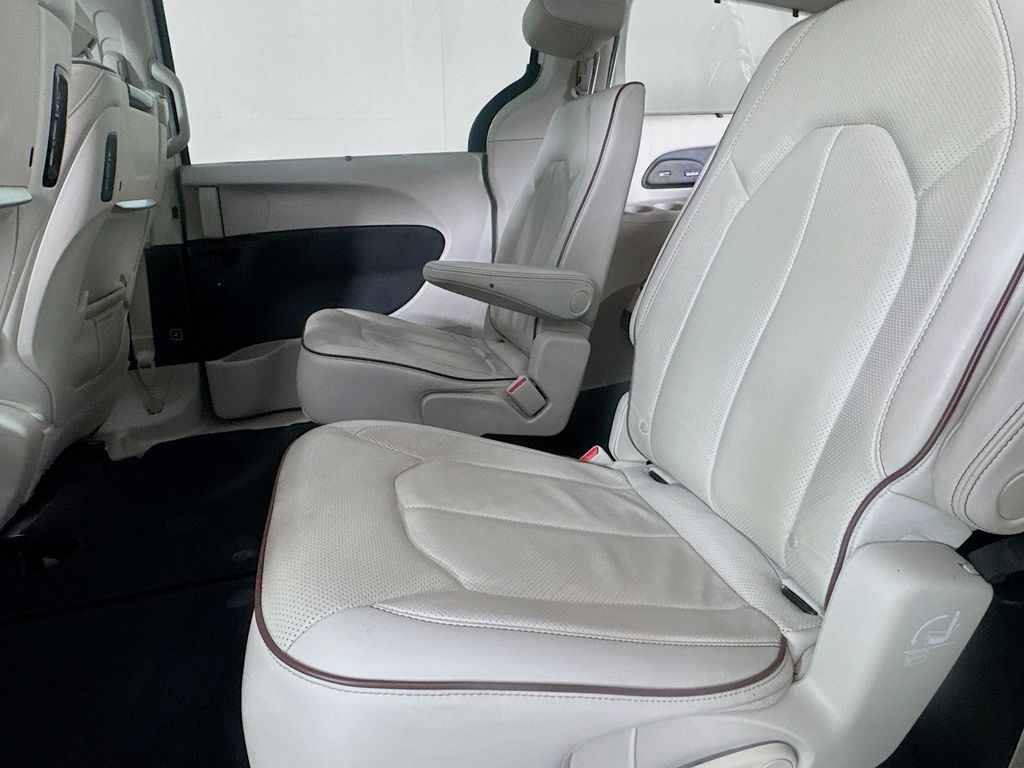 Used Car 2019 Chrysler Pacifica  Limited For Sale Under $20,000 In Austin, Texas