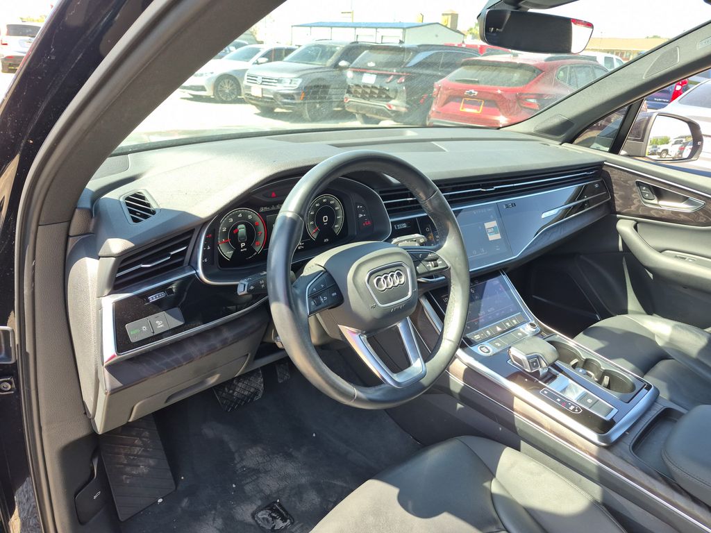 2021 Audi Q7 55 Premium Plus - 8
