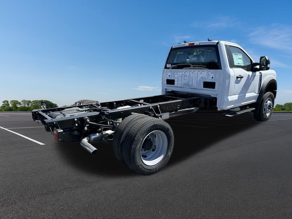 New 2025 Ford Super Duty F-600 Chassis Regular Cab (DRW) 169" Wheelbase XL