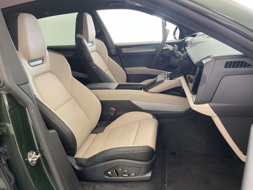 2026 Porsche Cayenne Base Green at Audi Porsche Sewickley