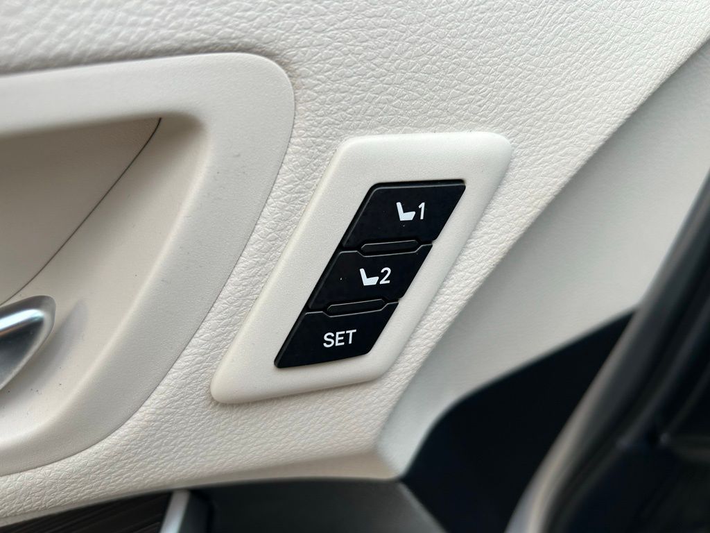 Thumbnail: 2024 Toyota Sienna - 19