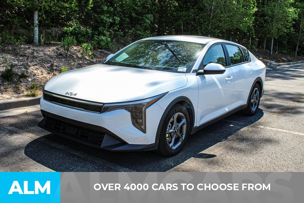 Used 2025 White Kia LXS image 2