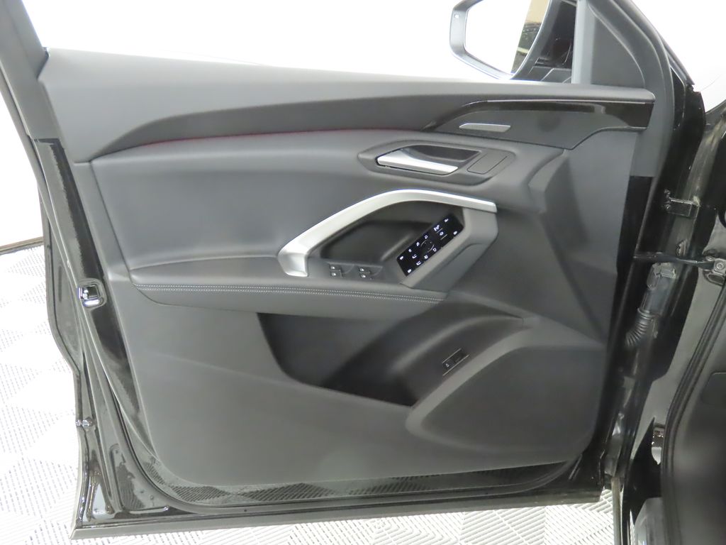 Thumbnail: 2025 Audi Q5 - 26