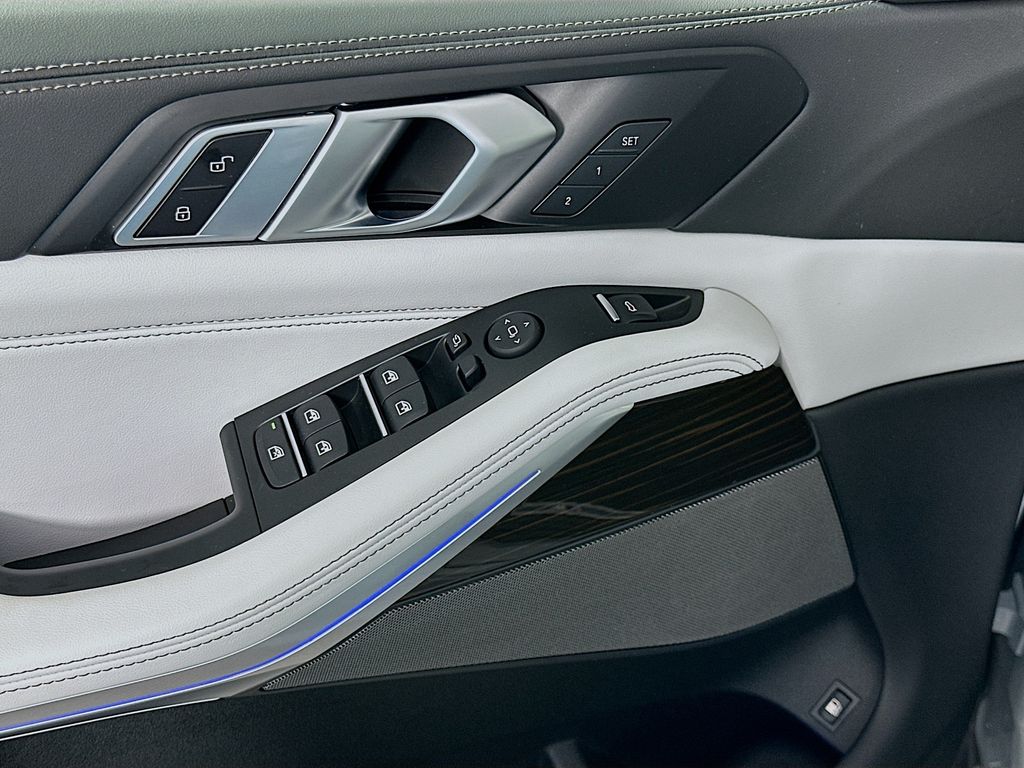 Thumbnail: 2025 BMW X5 - 18