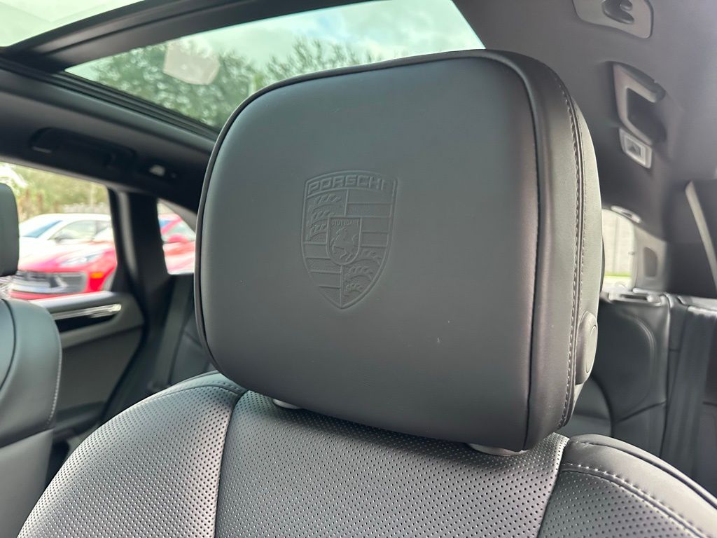 Thumbnail: 2026 Porsche Macan - 24