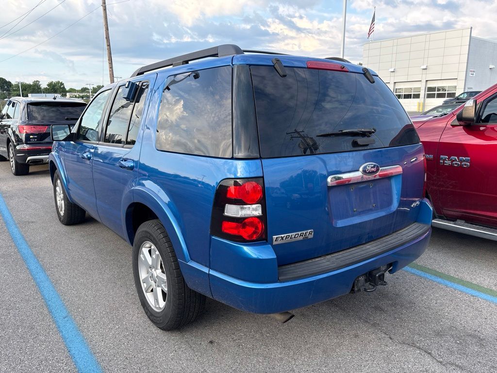 2010 Ford Explorer — photo 9