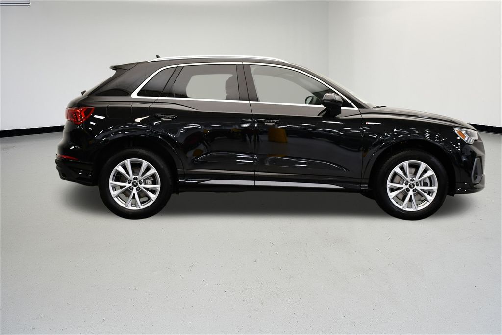 Thumbnail: 2025 Audi Q3 - 6