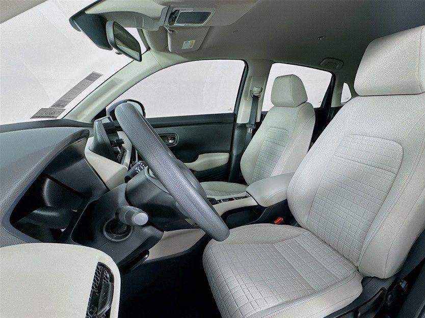 2025 Honda HR-V LX photo