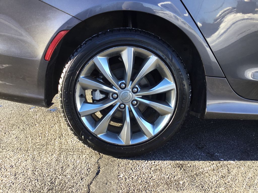 Thumbnail: 2015 Chrysler 200 - 11