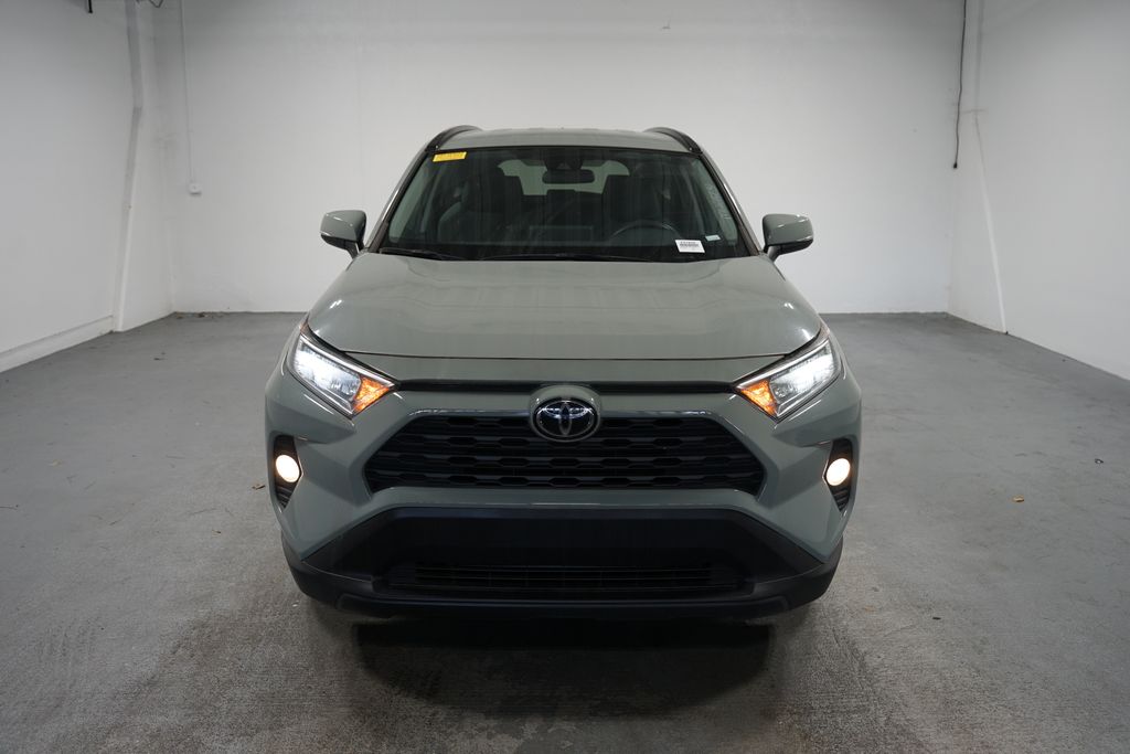 2021 Toyota RAV4 XLE 2