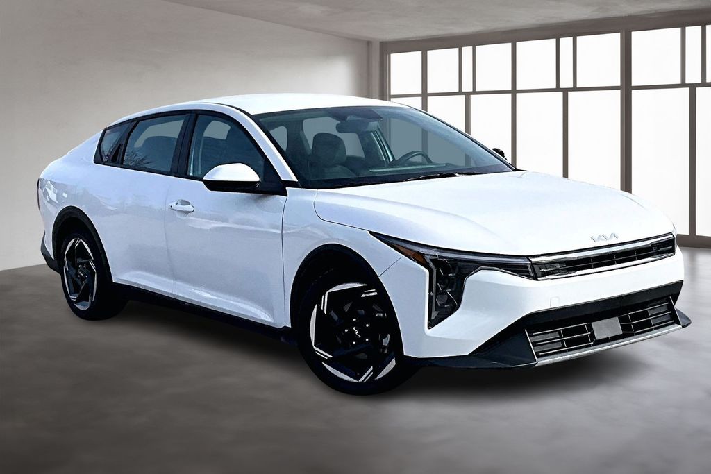 Used 2025 White Kia EX image 13