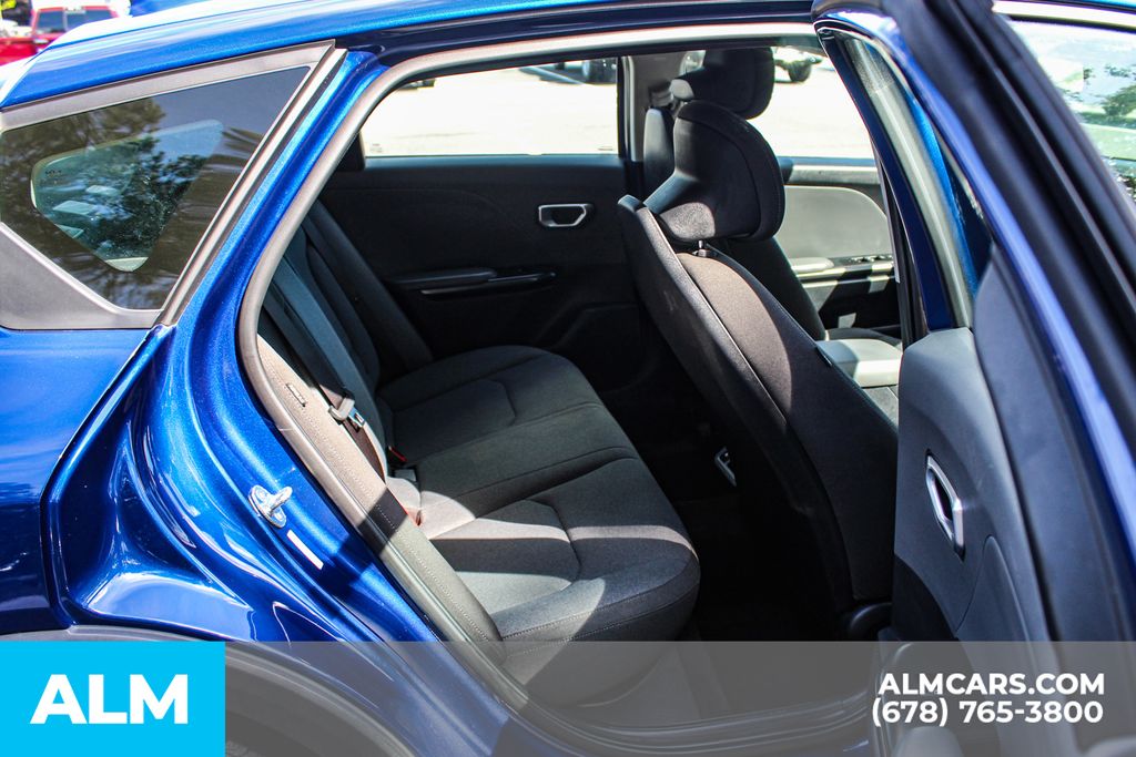 Used 2025 Blue Kia LXS image 19