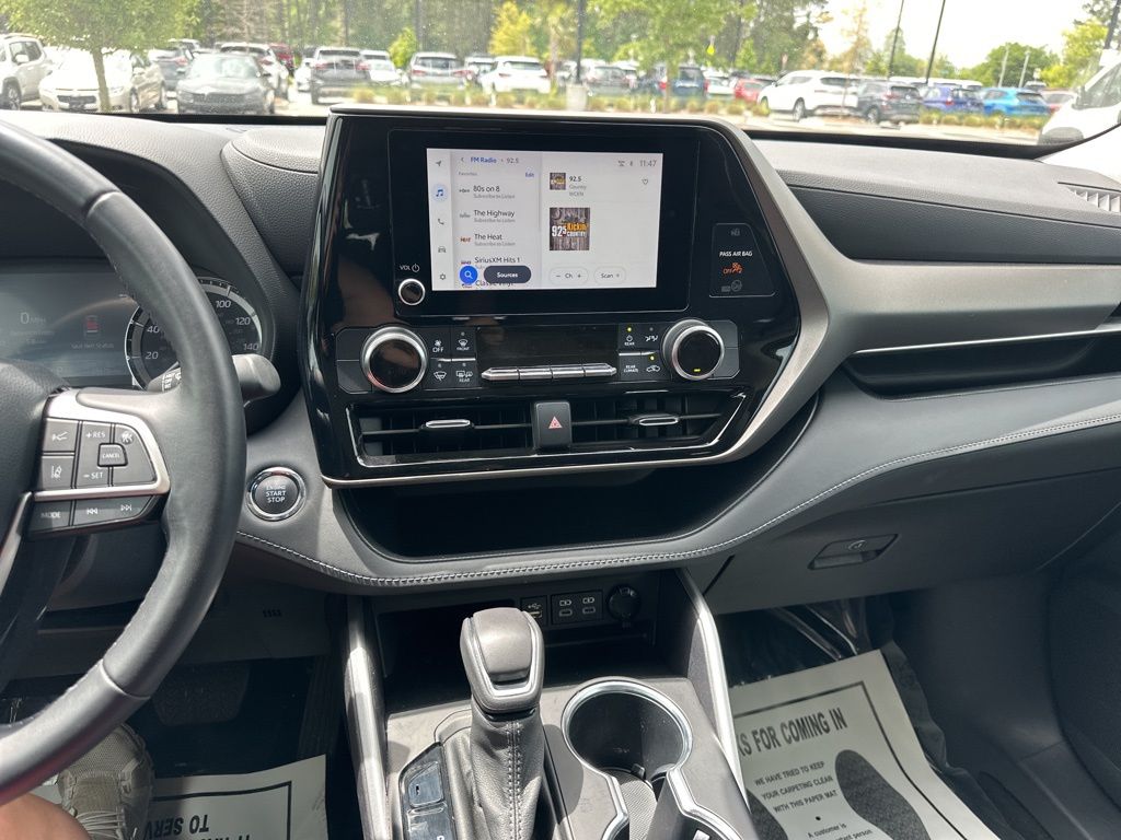2023 Celestial Silver Metallic Toyota Highlander LE FWD SUV