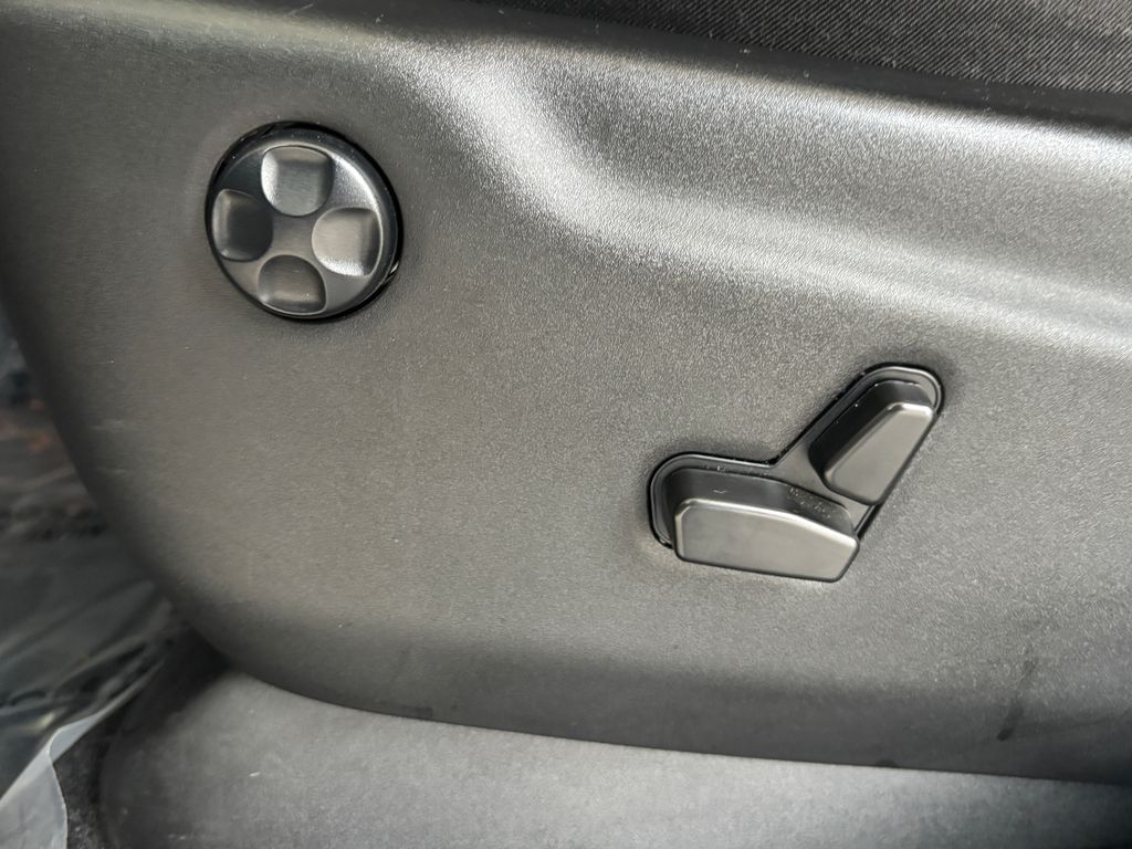 Thumbnail: 2021 Jeep Grand Cherokee - 22