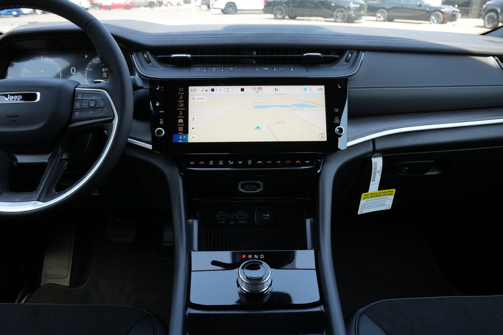 2026 Jeep Grand Cherokee Altitude - 10