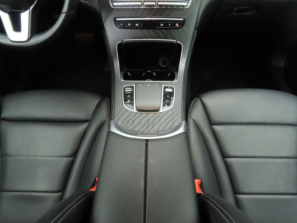 2021 Mercedes-Benz GLC 300 16
