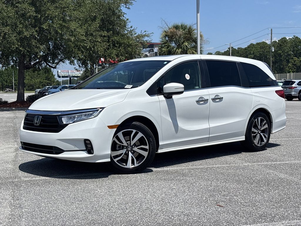 White 2021 Honda Odyssey Minivan Front-Wheel Drive Automatic