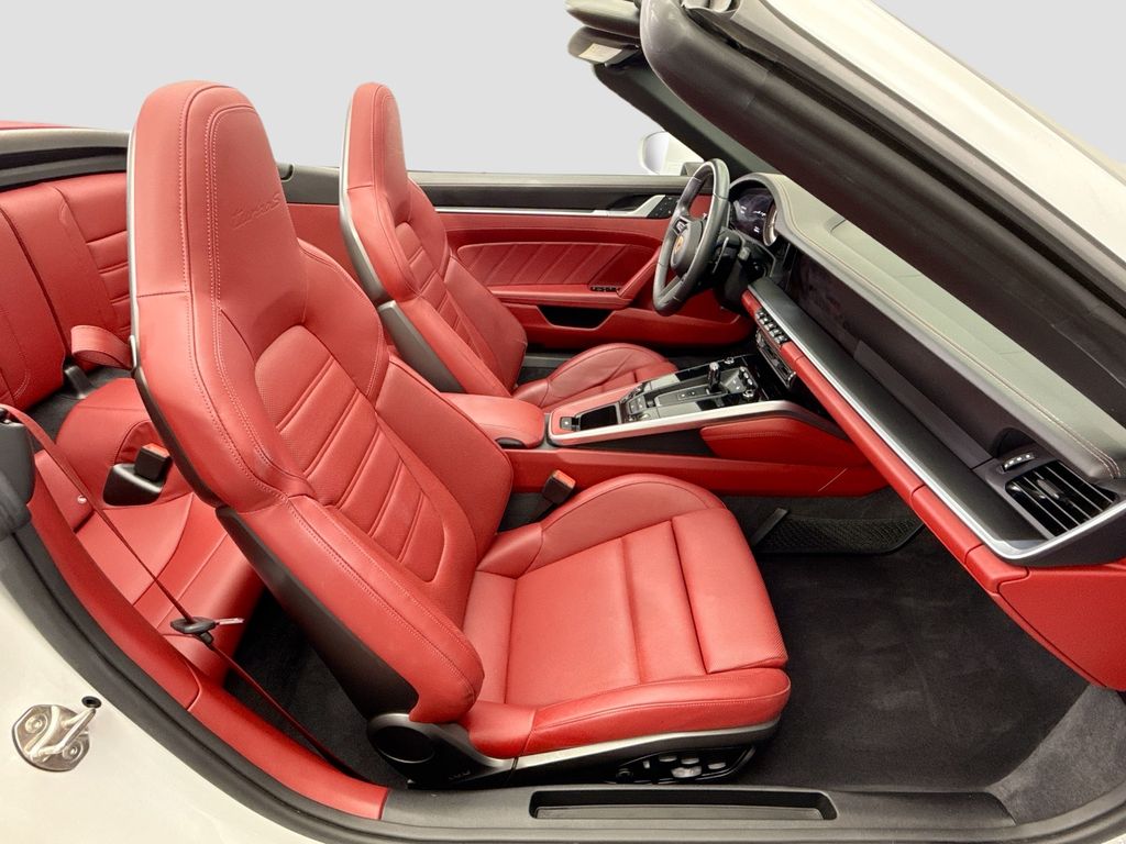 Thumbnail: 2022 Porsche 911 - 20