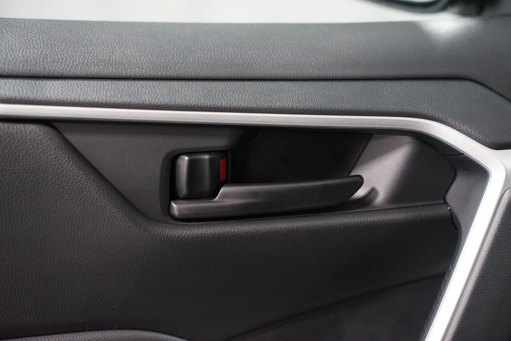 Thumbnail: 2025 Toyota RAV4 - 30