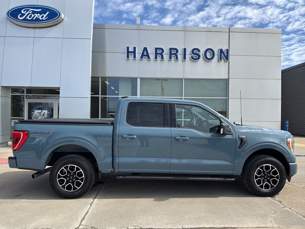 View vehicle photo 4