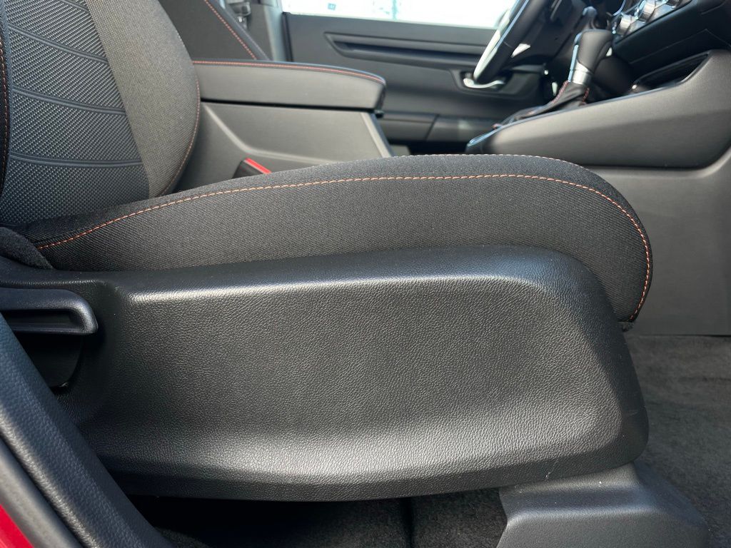 2025 Honda CR-V Sport 32
