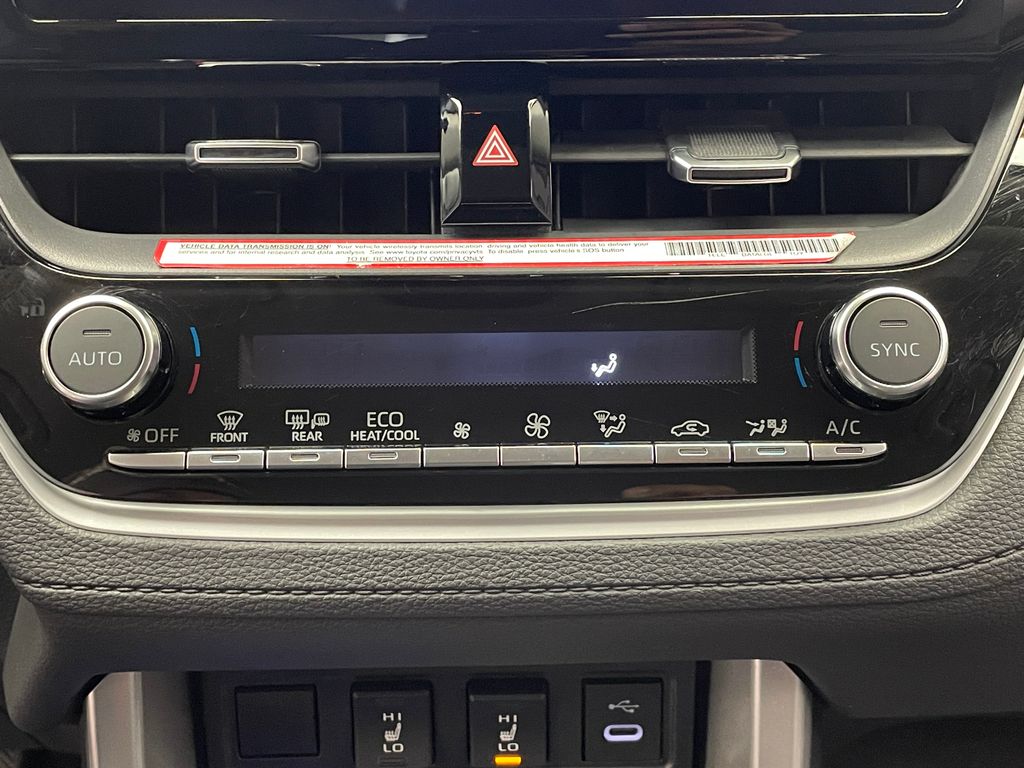 2024 Toyota Corolla Cross XLE 27