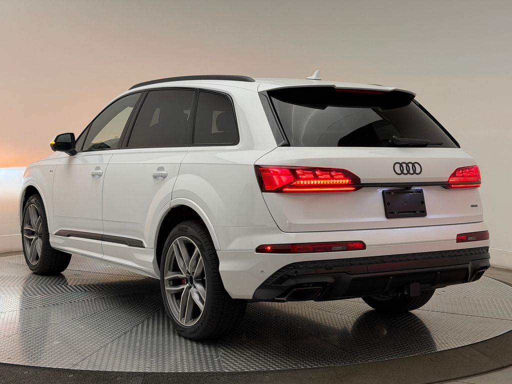 Thumbnail: 2026 Audi Q7 - 6