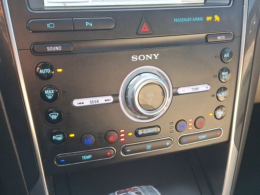 Thumbnail: 2019 Ford Explorer - 17