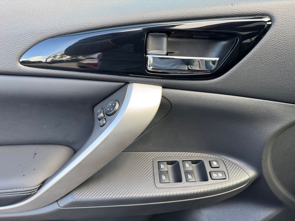 2025 Mitsubishi Eclipse Cross SEL photo 27