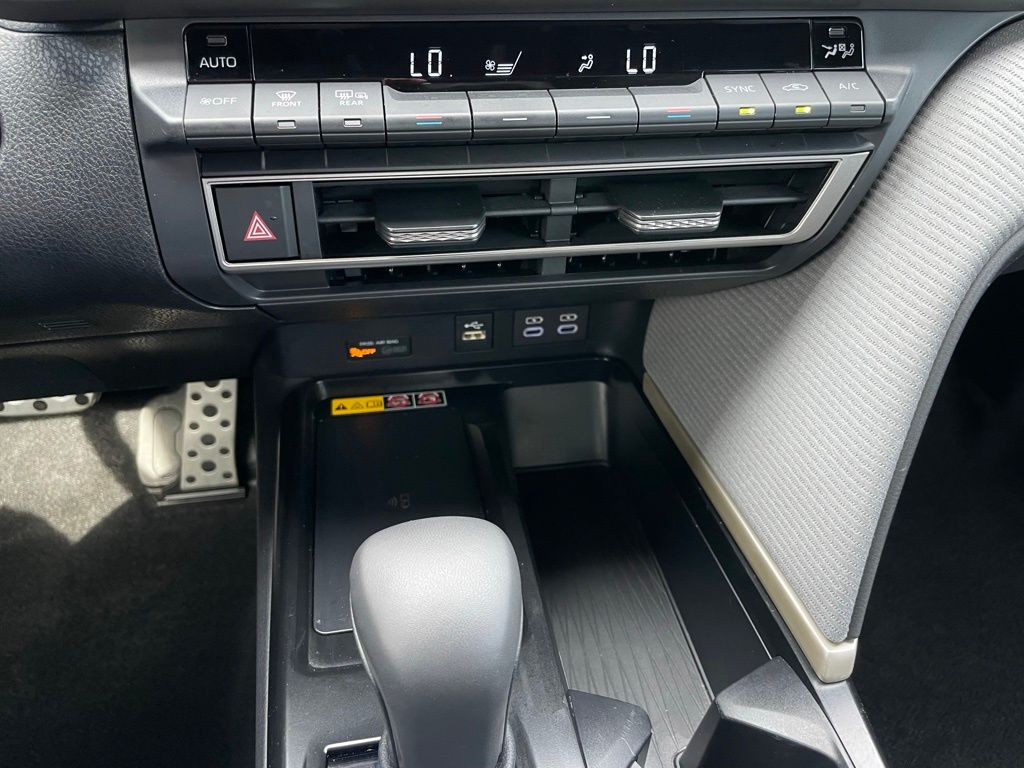 Thumbnail: 2026 Toyota Camry - 19