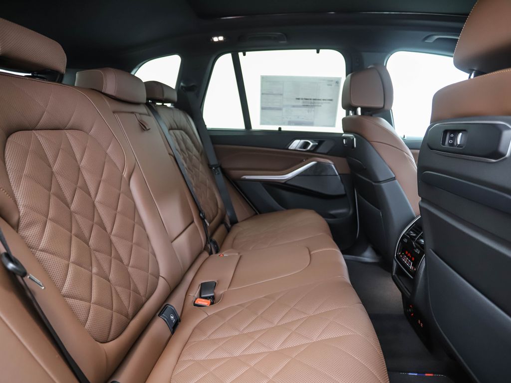 2025 BMW X5 M60i 26