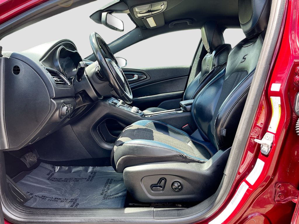 Used 2016 Red Chrysler S image 19