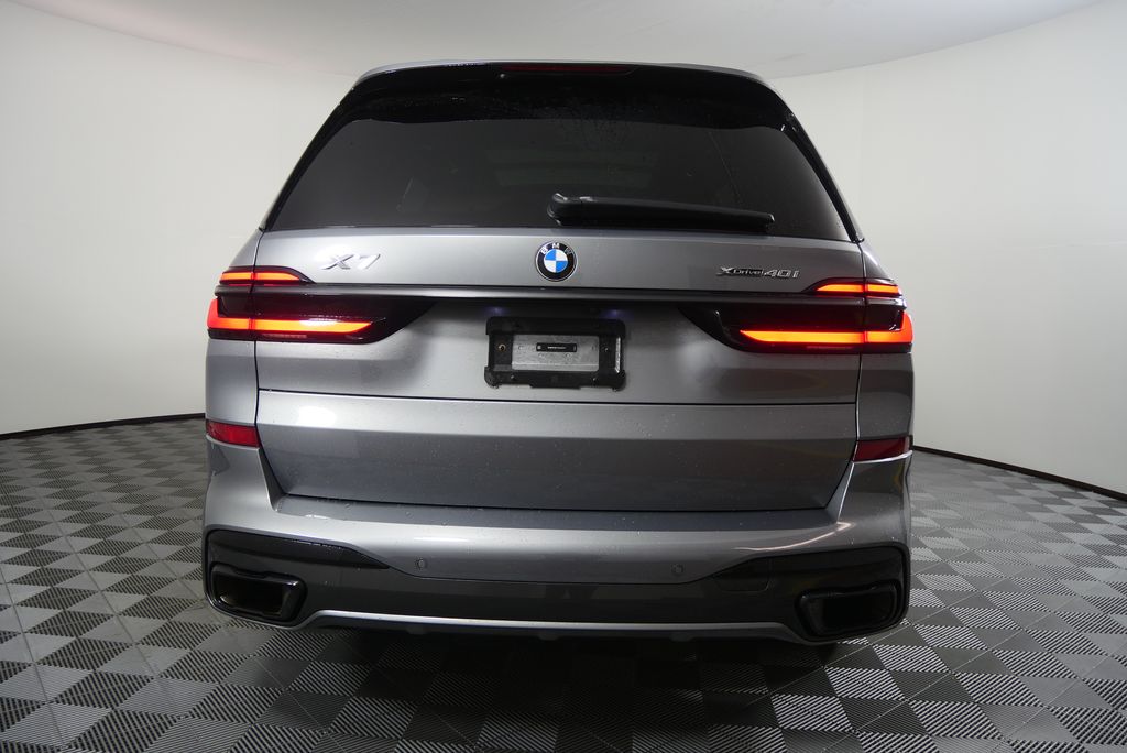 Thumbnail: 2024 BMW X7 - 4