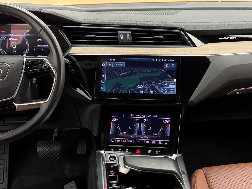Thumbnail: 2024 Audi Q8 e-tron - 27