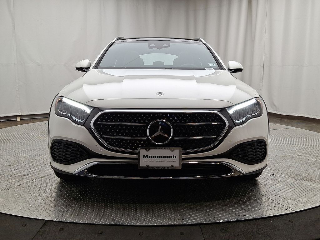 Thumbnail: 2025 Mercedes-Benz E-Class - 2