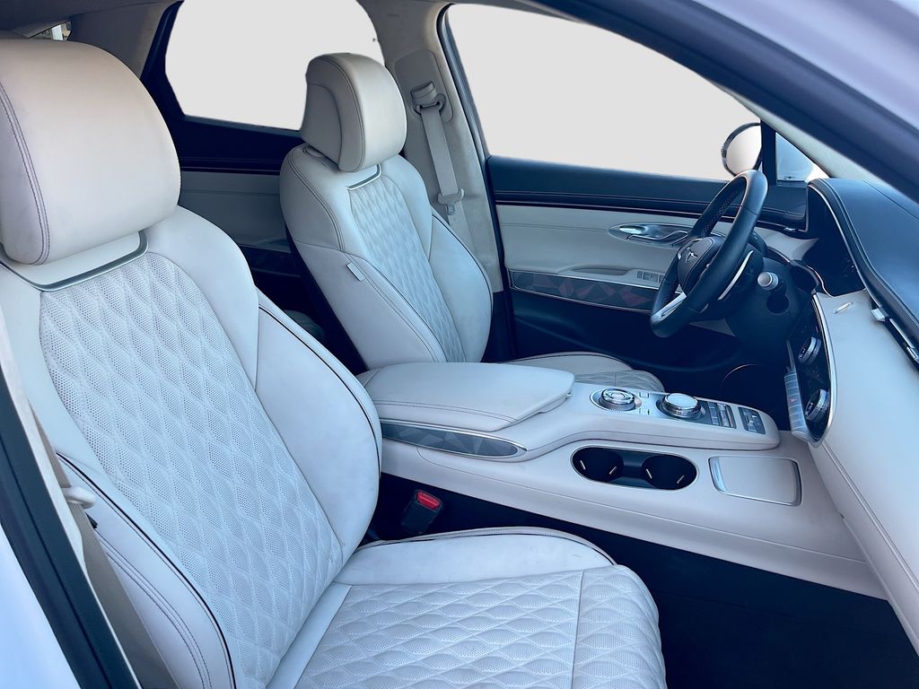 Used 2025 White Genesis 3.5T Sport Advanced image 30