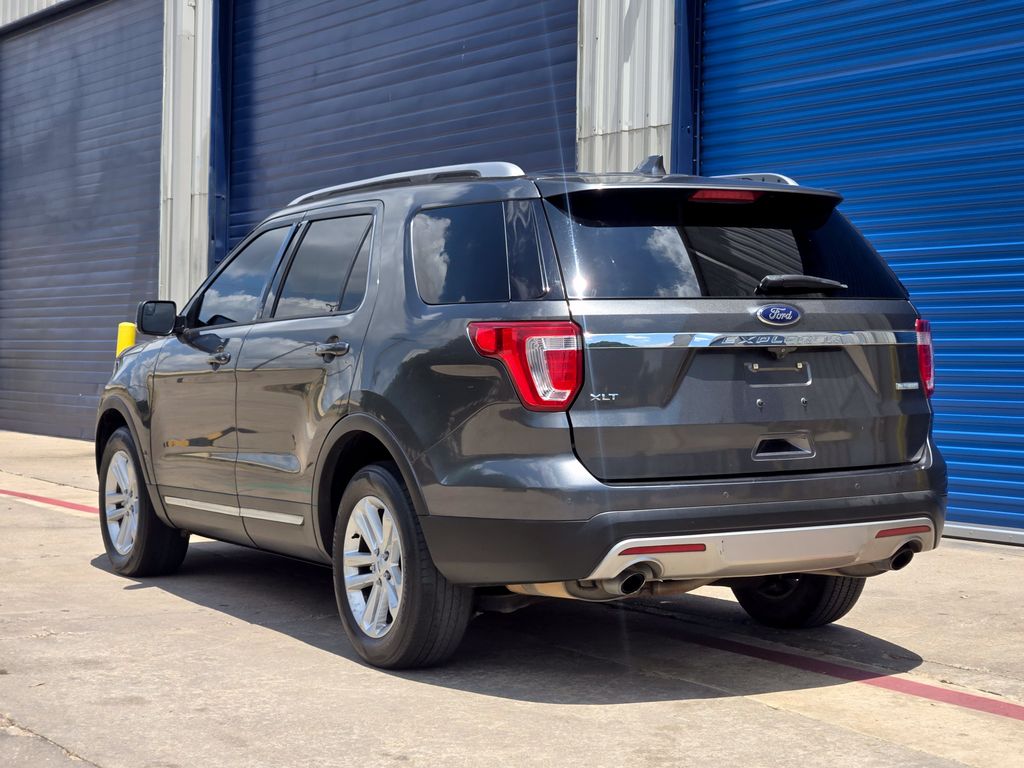 2016 Ford Explorer XLT - Photo 6